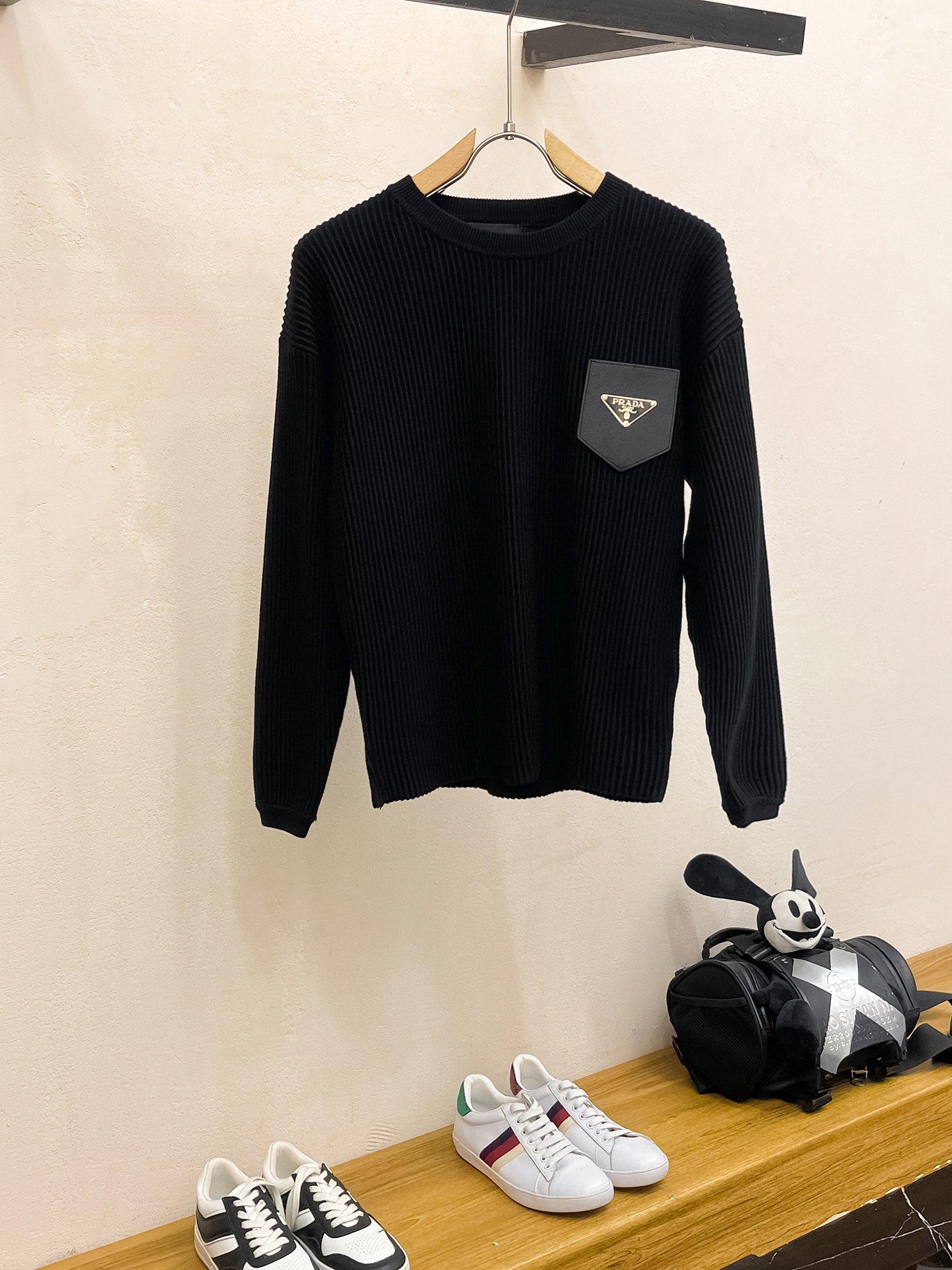 프라다 라운드넥 스웨터 (해외배송)