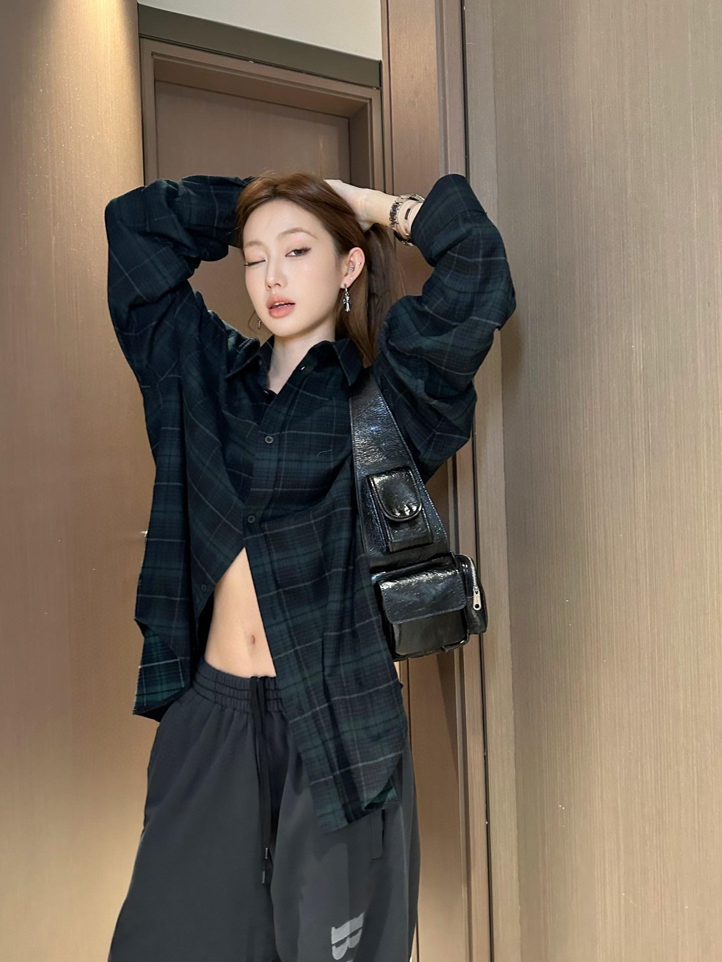 발렌시아가 퍼지 레터 체크 롱슬리브 셔츠 (해외배송)