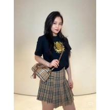 버버리 배지 자수 반팔 티셔츠 2컬러 (해외배송)