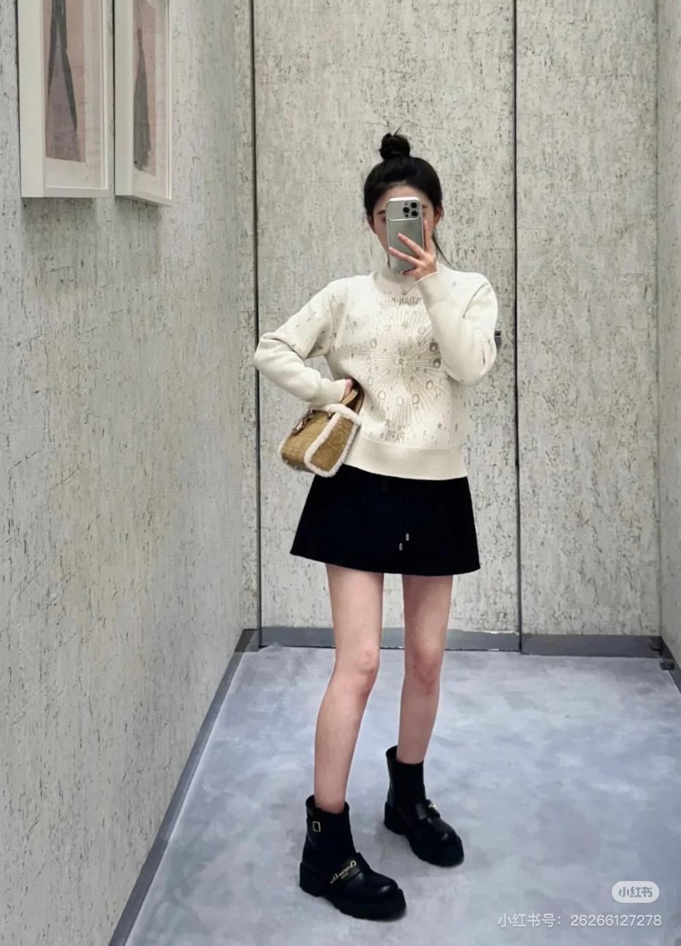 디올 럭키스타 스웨터 (해외배송)