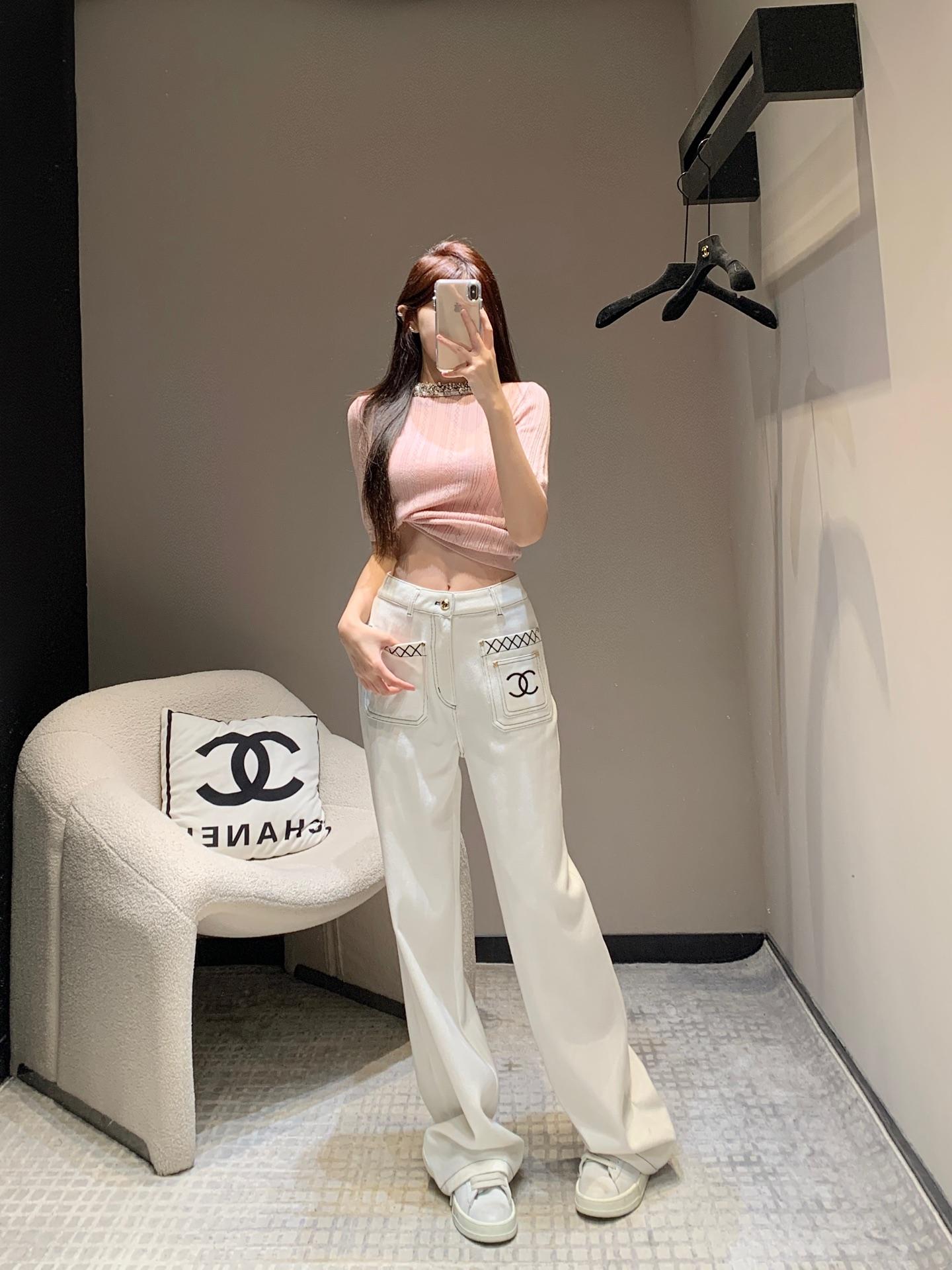 샤넬 로고 자수 더블포켓 화이트 스트레이트 진 (해외배송)