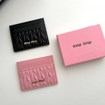 미우미우 마테라쎄 카드지갑 (국내배송)