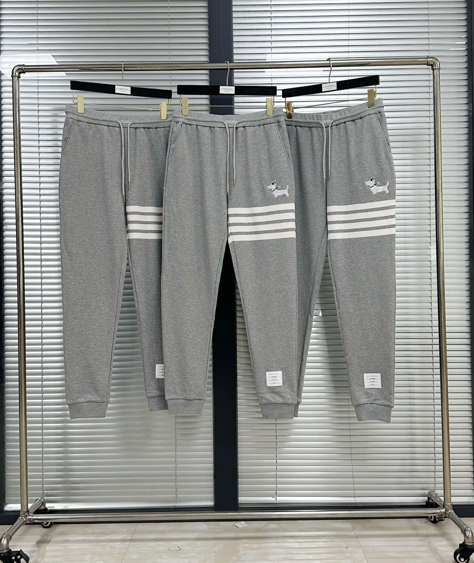 톰브라운 TB 도그 자수 팬츠 (해외배송)