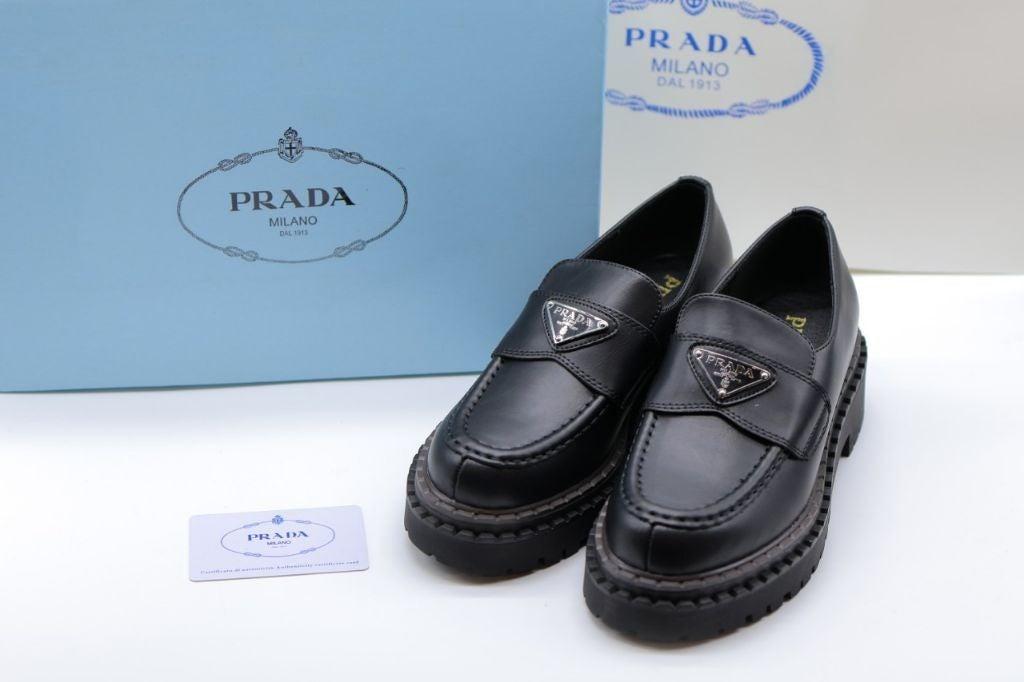 프라다 여서 더블 초콜릿 가죽 로퍼 블랙 (국내배송)