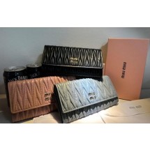 미우미우 장지갑 (국내배송)
