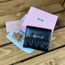 미우미우 체인 카드지갑 (국내배송)