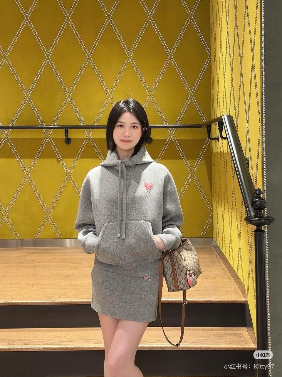 구찌 스페이스 코튼 스웨트셔츠  스커트 세트