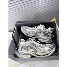 발렌시아가 러너 스니커즈 (해외배송)