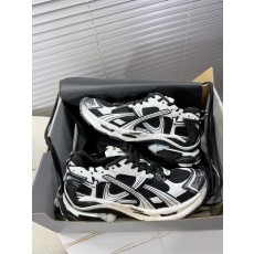 발렌시아가 러너 스니커즈 (해외배송)