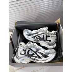 발렌시아가 러너 스니커즈 (해외배송)
