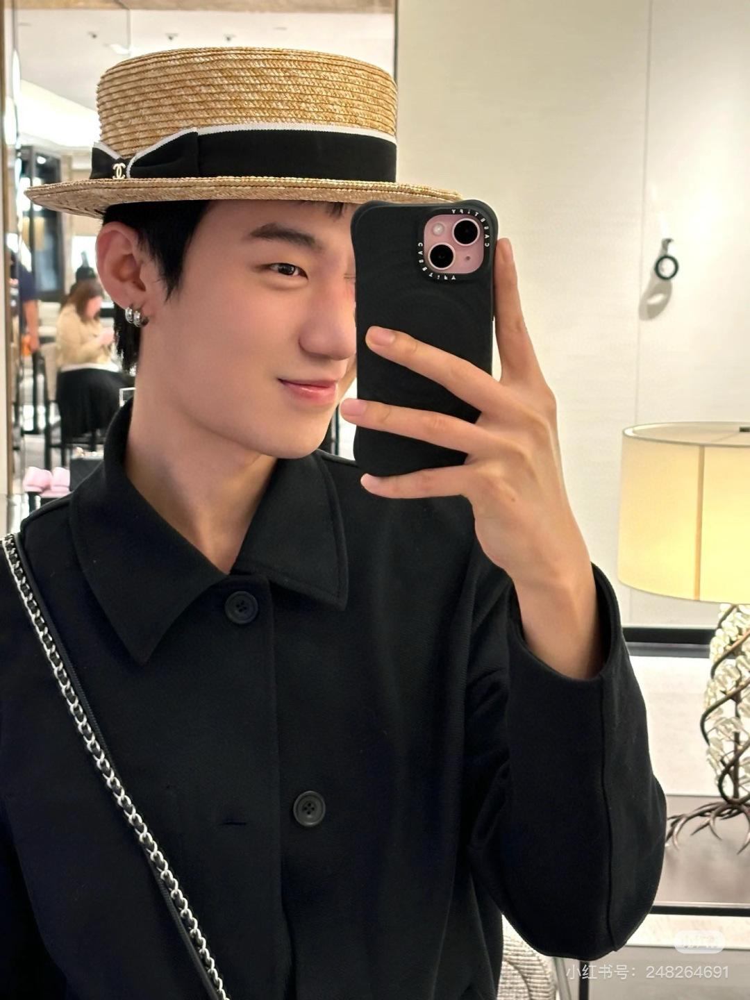 샤넬 플랫탑 모자 (해외배송)
