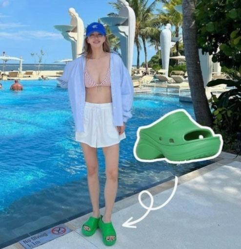 발렌시아가 여자 샌드풀 Crocs 러버 (국내배송)