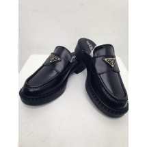 프라다 소가죽 블로퍼 (국내배송)