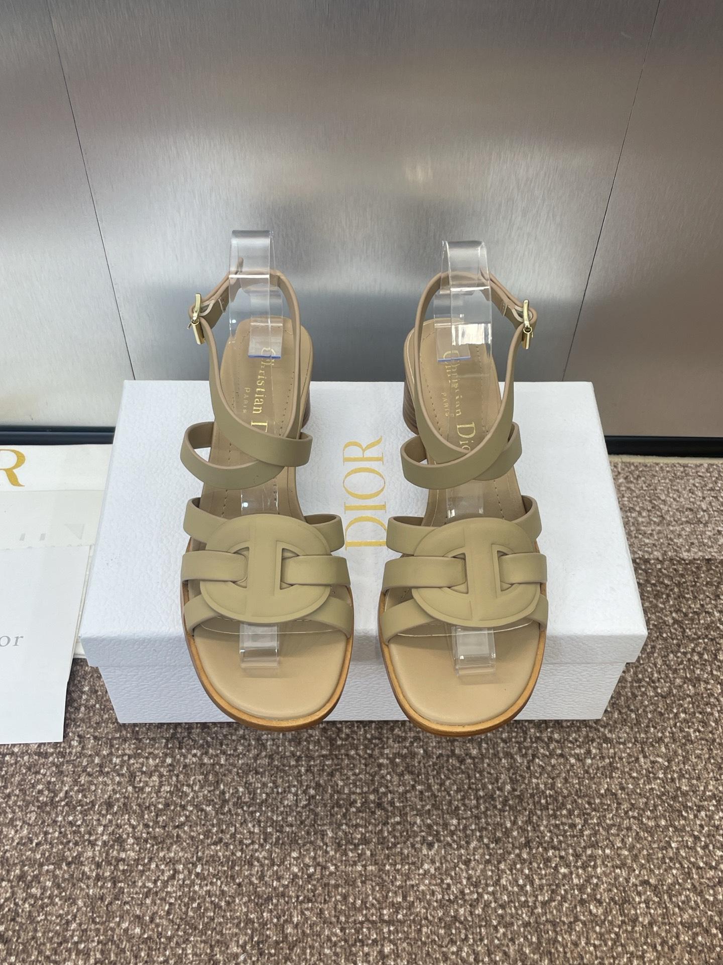 디올 D-클럽 젤리 샌들 (해외배송)