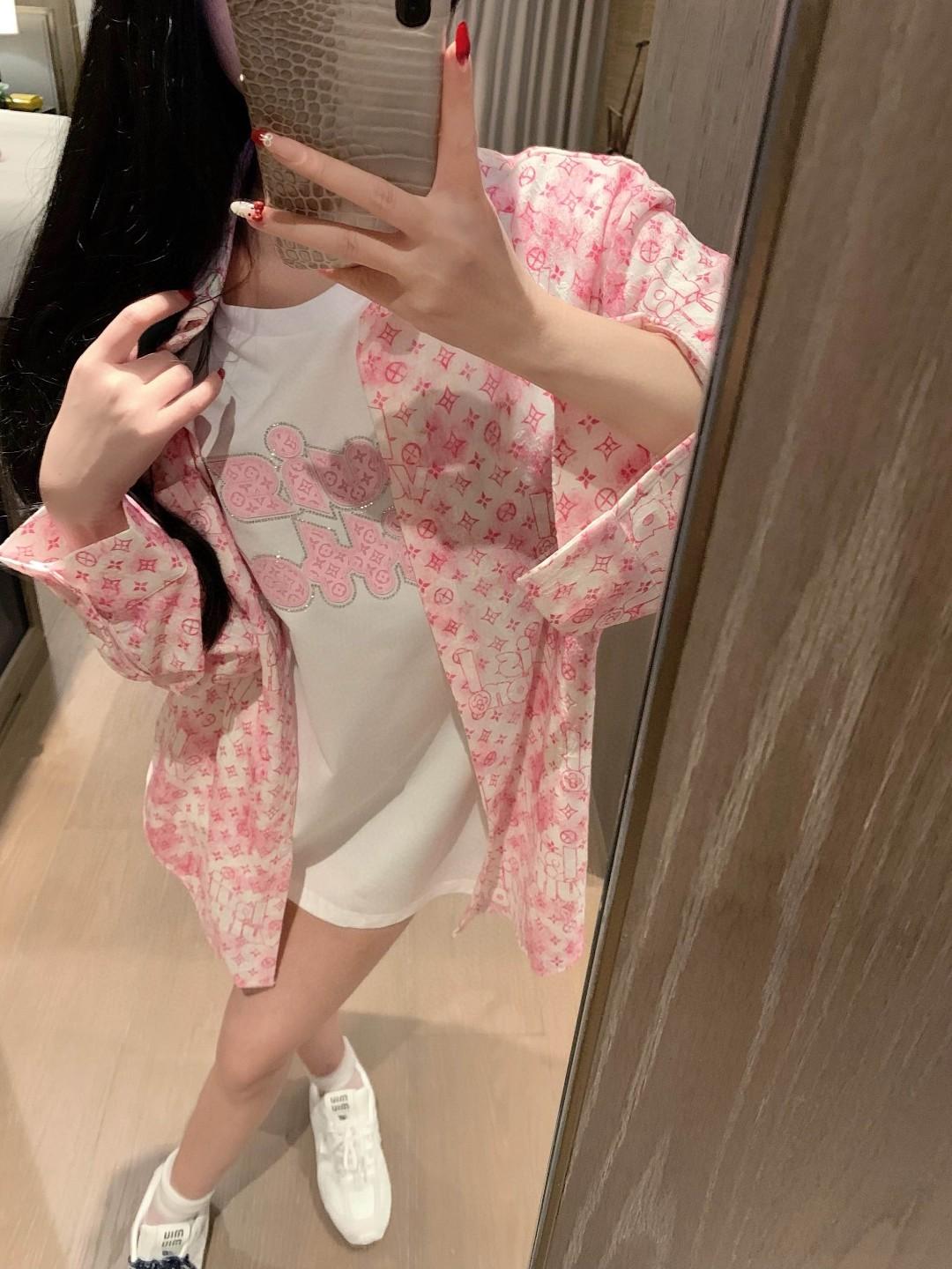 루이비통 25ss 당나귀 핑크 그라데이션 레터 긴팔 셔츠 (해외배송)