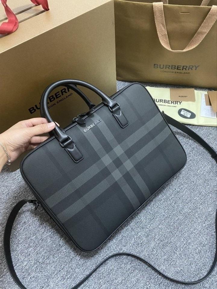 버버리 체크 블랙 서류 가방 (국내배송)