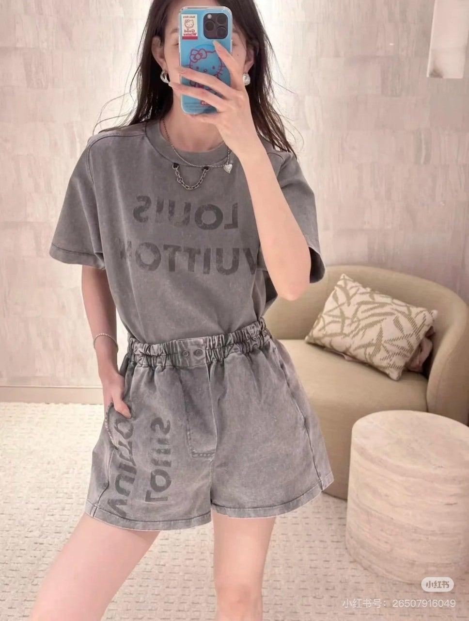 루이비통 25SS 빈티지 프린트 레터스 여성용 반팔 (정품급 해외배송)