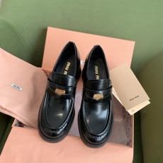 미우미우 골드코인 로퍼 (정품급 해외배송)
