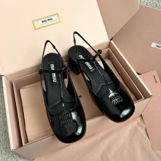 미우미우 T버클 메리제인 슈즈 (정품급 해외배송)