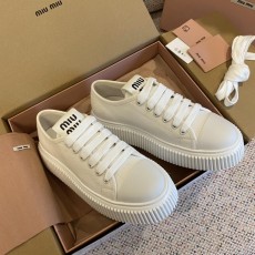 미우미우 캔버스 슈즈 (정품급 해외배송)