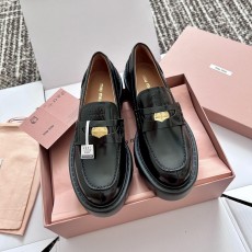 미우미우 골드 코인 로퍼 (정품급 해외배송)