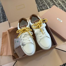 미우미우 화이트 슈즈 (정품급 해외배송)