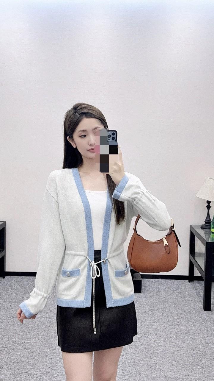 샤넬 25FW 퓨어 울 커스텀 다이드 콘트라스트 컬러 스티칭 드로스트링 가디건 (정품급 해외배송)
