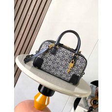로에베 나파 가죽 아마조나 23 핸드백 (해외배송)