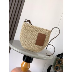 로에베 라피아 소가죽 슬릿 포셰트 핸드백 (해외배송)