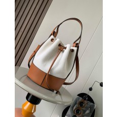 로에베 벌룬 뉴 라지 캔버스 버킷 백 (해외배송)
