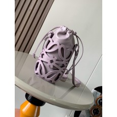 로에베 클래식 소가죽 & 나파 가죽 아나그램 할로우 파우치 백 (해외배송)