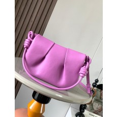 로에베 나파 가죽 파세오 크로스백 (해외배송)