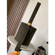 로에베 라지 스웨이드 가죽 페블 버킷 백 (해외배송)