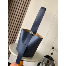 로에베 소가죽 페블 버킷 백 (해외배송)