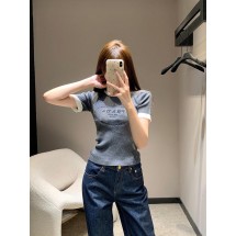 프라다 배색 자수 레터 반팔 (해외배송)