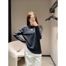 로에베 마이크로 로고 자수 실 라운드넥 긴팔 (해외배송)
