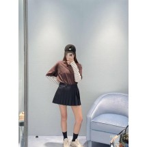 미우미우 아플리케 자수 레터링 플리츠 숏 스커트 (해외배송)