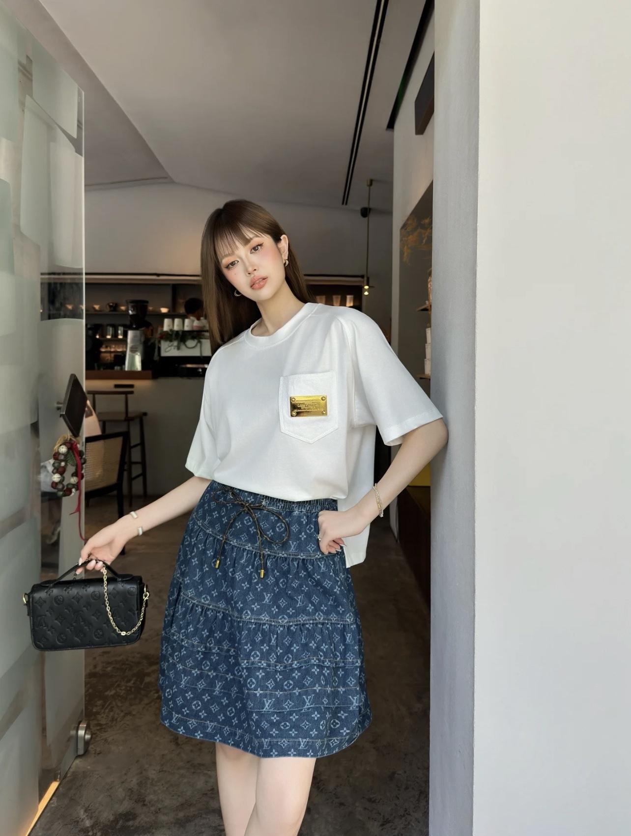 루이비통 포켓 메탈 플라크 반팔 (해외배송)