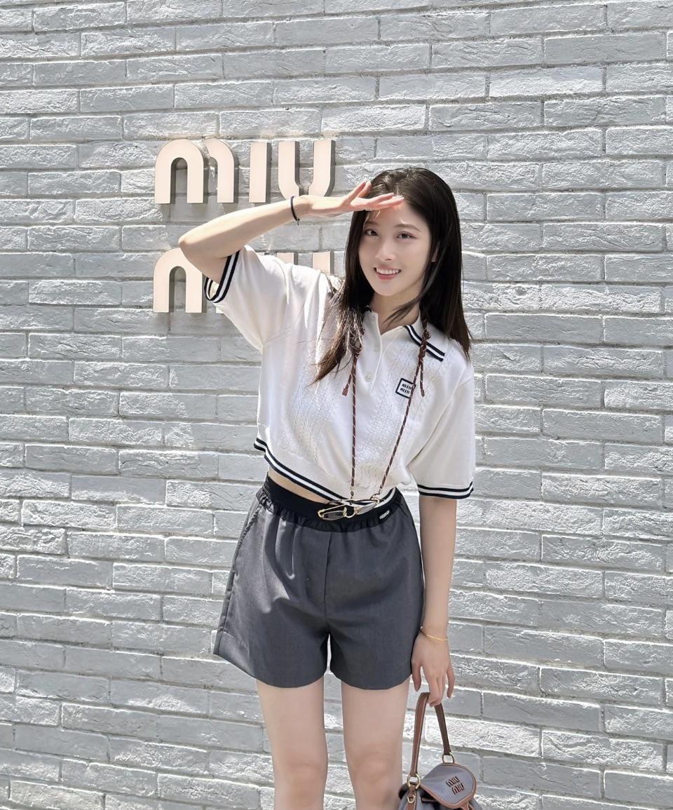 미우미우 니트 카라 반팔 (해외배송)