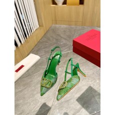 발렌티노 라지 V 버클 싱글 슈즈 (해외배송)