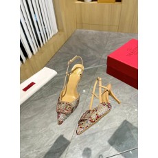 발렌티노 라지 V 버클 싱글 슈즈 (해외배송)