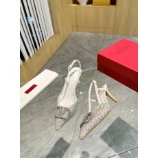 발렌티노 라지 V 버클 싱글 슈즈 (해외배송)