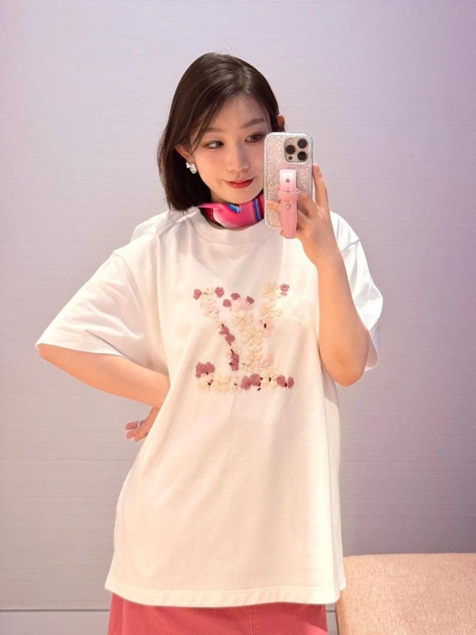 루이비통 사쿠라 자수 크루넥 반팔  (해외배송)