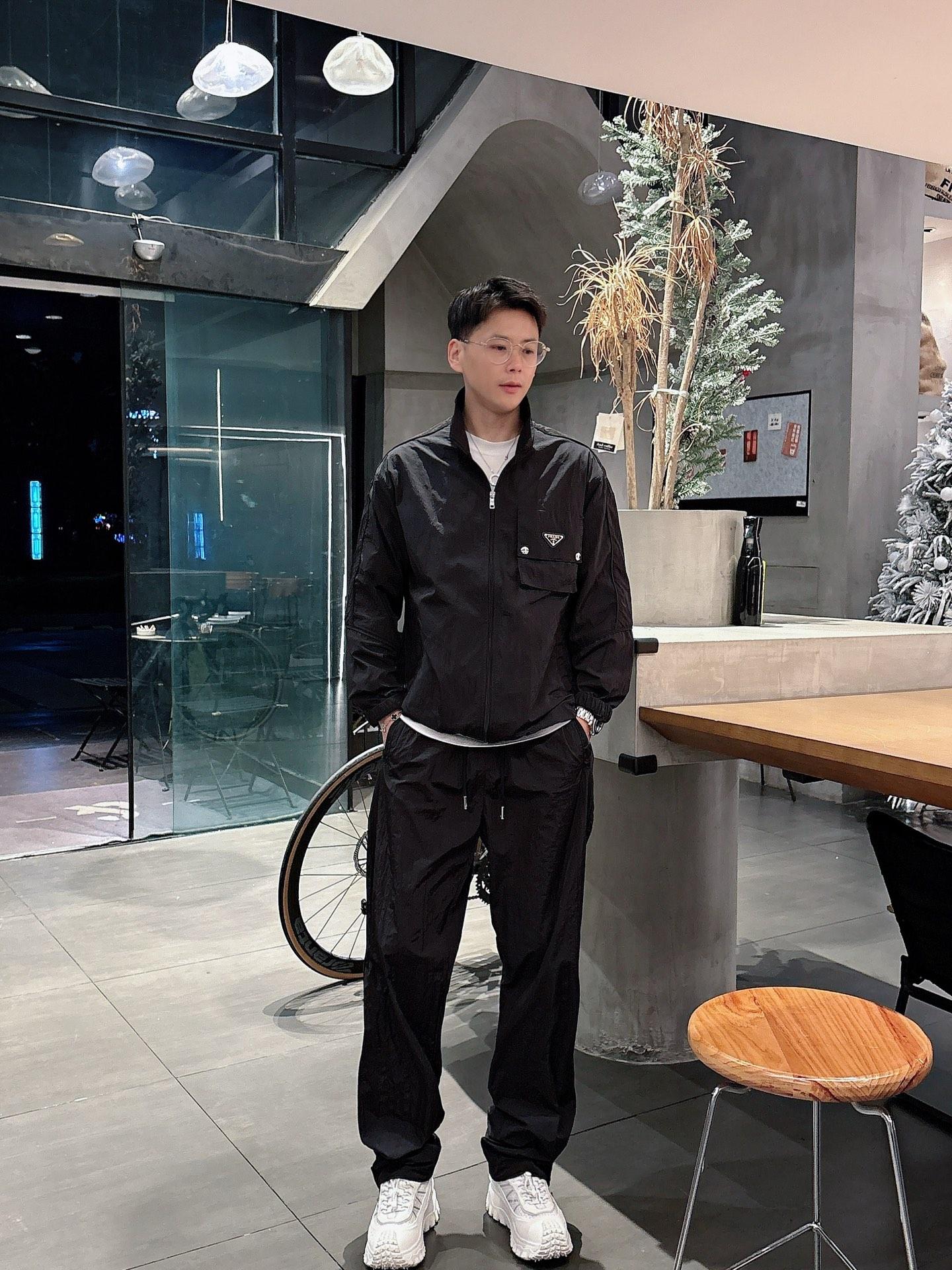 프라다 초봄 스포츠 세트 (해외배송)