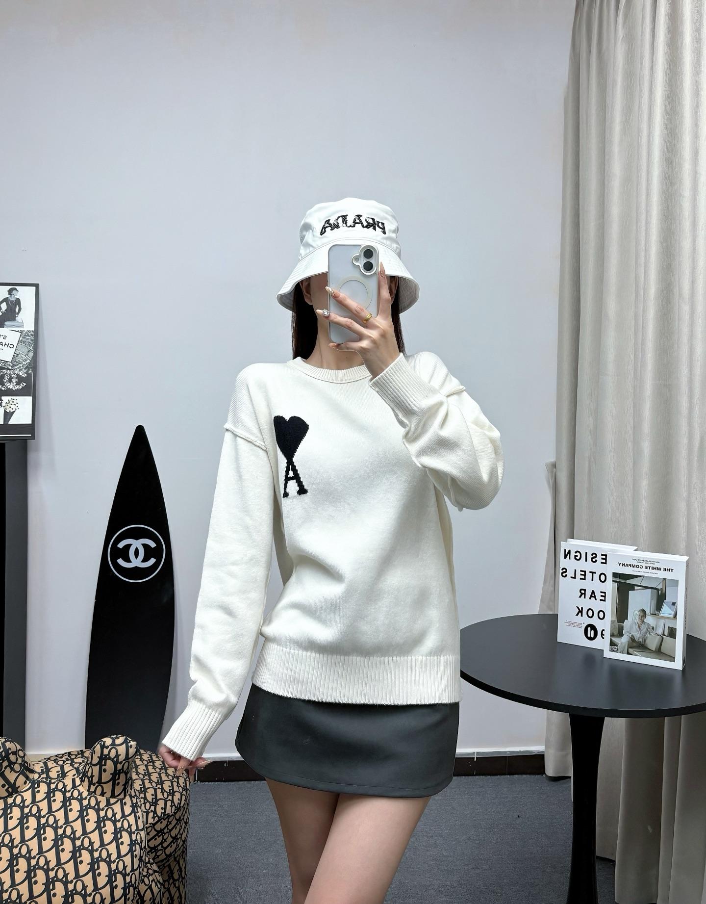 아미 라운드넥 풀오버 니트 (해외배송)