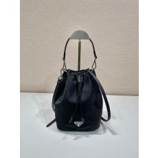 프라다 버킷백 (해외배송)
