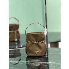프라다 버킷백 (해외배송)